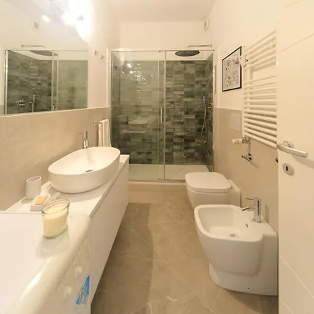 Apartment 4 Cantoni, Cosy In Monti District Rome