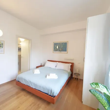 4 Cantoni, Cosy In Monti District Apartment *