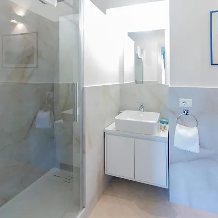 4 Cantoni, Cosy In Monti District Apartment Rome