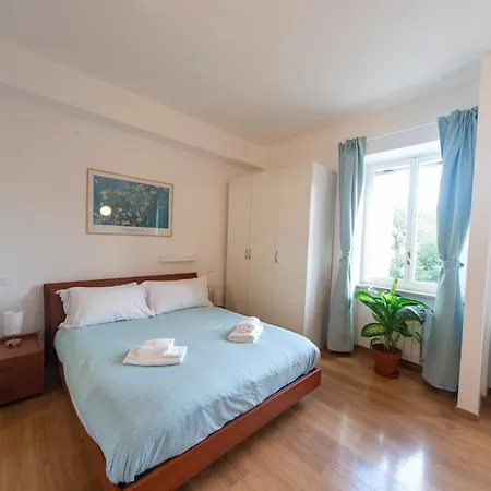 Apartment 4 Cantoni, Cosy In Monti District