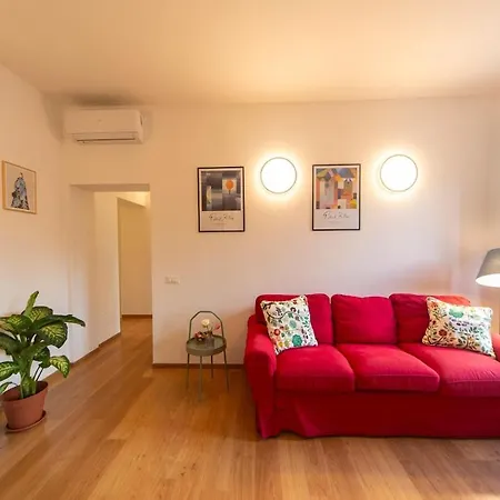 4 Cantoni, Cosy In Monti District Apartment