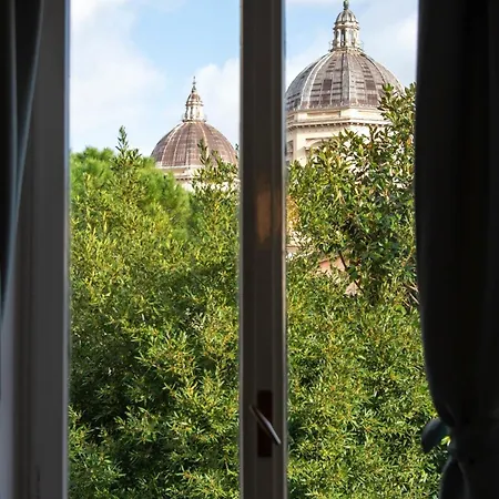 4 Cantoni, Cosy In Monti District Apartment *